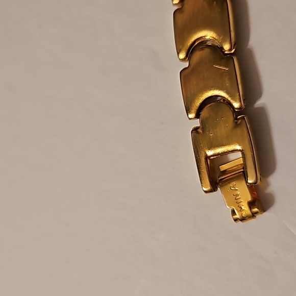 6" China Embossed Linked Goldtone Bracelet - Picture 7 of 7